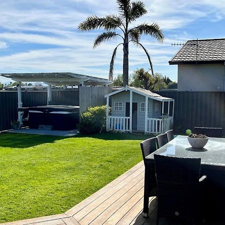 Vila Sunny Delight In Clive Exteriér fotografie