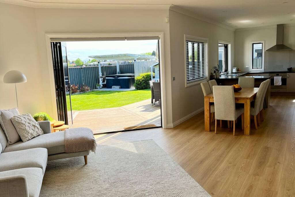 Vila Sunny Delight In Clive Exteriér fotografie