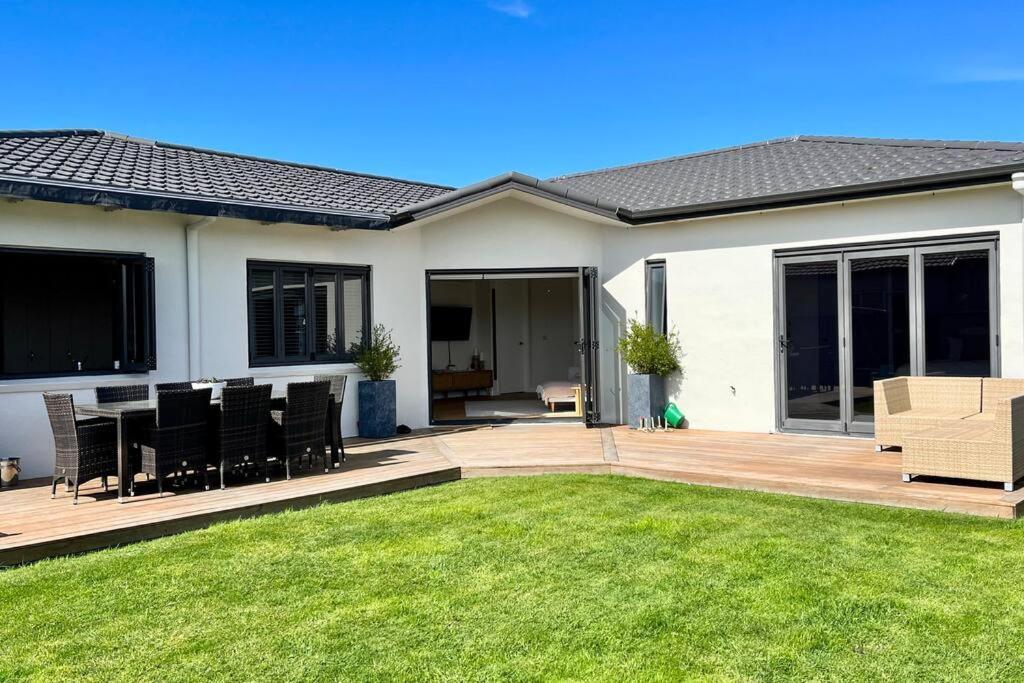 Vila Sunny Delight In Clive Exteriér fotografie